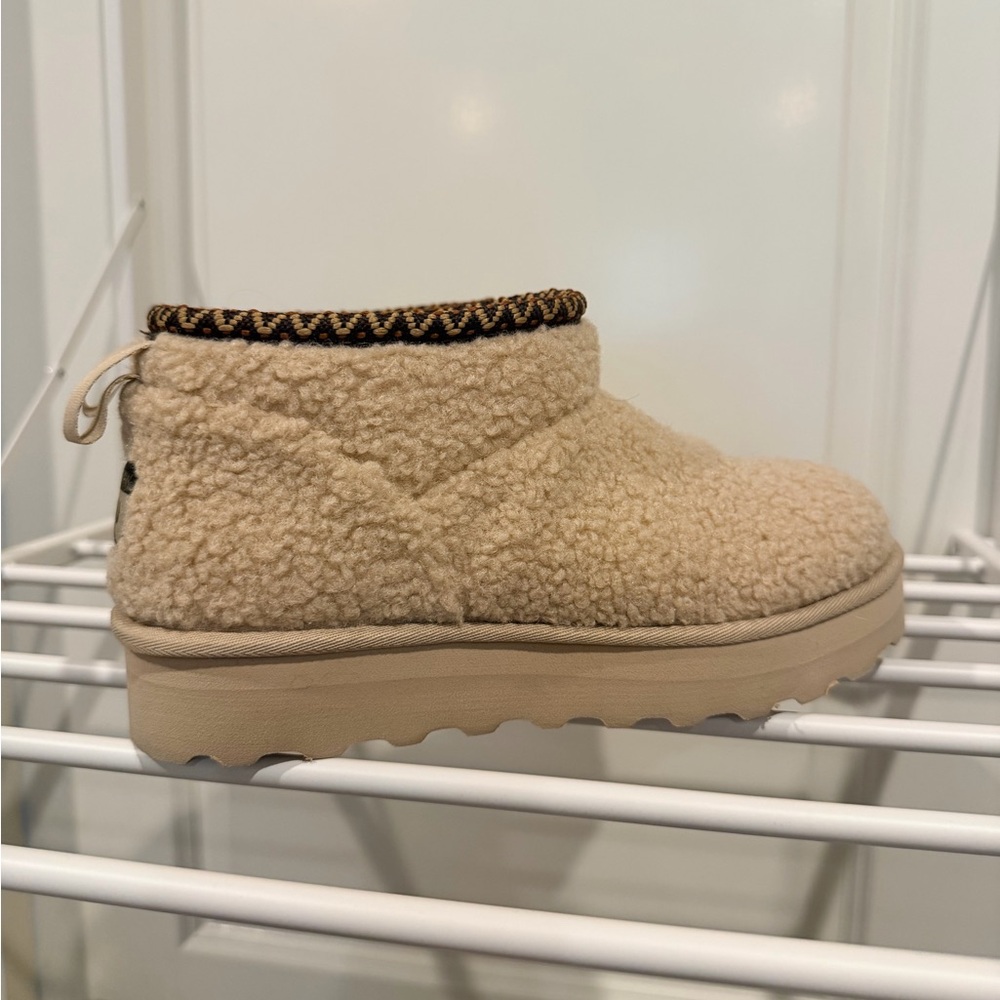 BearPaw Snuggle Platform Sherpa Boots